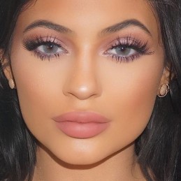 Kylie Make UP Eye Shadow Nude 42€